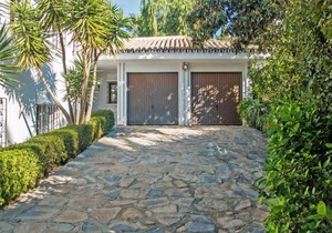 BIG VILLA 34121390 WITH 10 BEDROOMS EL ROSARIO MARBELLA, PRIVATE POOL FOR HOLIDAY RENTALS