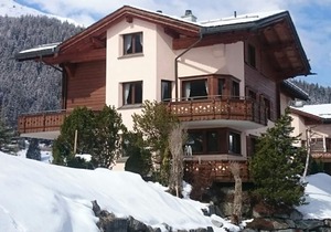 Bijou attic flat in chalet with sauna and whirlpool