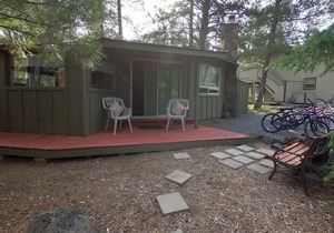Bikes close to Sunriver Village and SHARC Passes! Private hot tub!