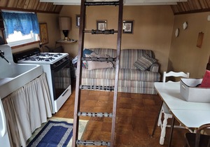 Blakley Hobbit Small Cabin