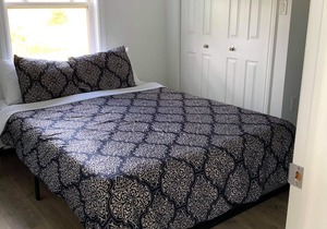 Blue Water Cottage - 2 Bedroom - Sleeps 4-6 - Hot Tub