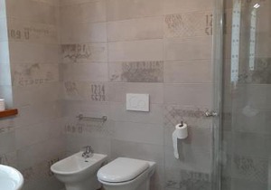 BMP APARTMENT DELUXE 2 JACUZZI RISCALDATA PRIVATA vista Lago di Garda