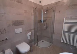 BMP APARTMENT DELUXE 2 JACUZZI RISCALDATA PRIVATA vista Lago di Garda