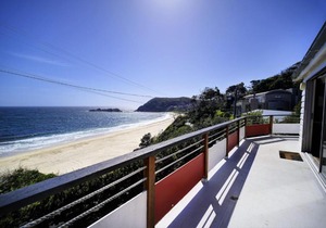 Boat Beach Surf Shack - BYO Linen