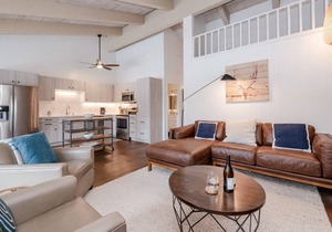 Book Now for Fall! Relaxing Condo on Shuttle Route! Shared Hot Tub! Views!