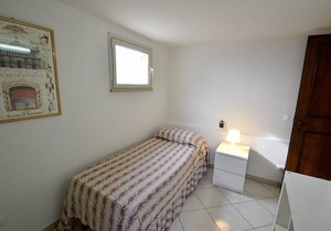 Borgo Salino B: A characteristic and welcoming three-story apartment in the characteristic style of the Apulian countryside, with Free WI-FI.