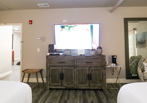 Boutique hotel in historic downtown Seneca Room #3, two Queen beds.