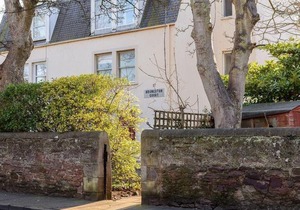 Bramerton Court