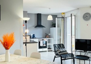 Brand New 2BR Apartment Old Town Antibes w/Parking