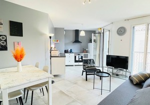 Brand New 2BR Apartment Old Town Antibes w/Parking