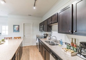 BRAND NEW Comfortable 6BD Stay w/ Fully-Equipped Kitchen