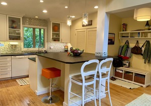 Bright, Colorful, Cozy Home Close To Beach, Town And Activities.