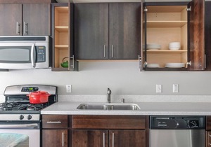 Bright Mountain View 1BR w/Pool, Gym, nr. SU & Google, by Blueground