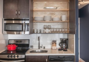 Bright Nob Hill Studio w/Gym, Sauna + City View by Blueground