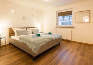 ☆BRIGHT: Perfect for 4 guests! Kitchen | Parking | Netflix | Balcony