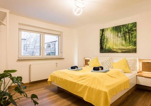 ☆BRIGHT: Perfect for 4 guests! Kitchen | Parking | Netflix | Balcony