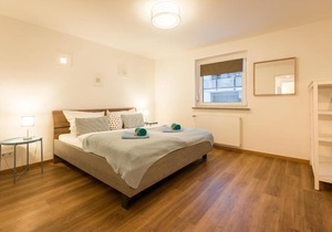 BRIGHT - Perfect For 4 - Kitchen - Parking - Netflix