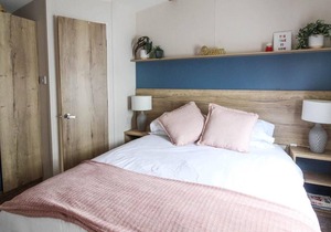 Brilliant 8 berth caravan for hire at Haven Hopton in Norfolk ref 80020F