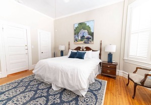 Buccaneer Room - Captain's Quarters Inn, Downtown Historic Edenton
