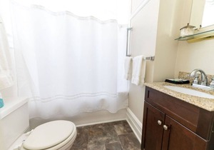 Buccaneer Room - Captain's Quarters Inn, Downtown Historic Edenton