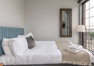 Bud Brewery + Eats | Pool & Gym | Zencity