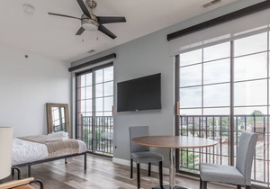 Bud Brewery + Eats | Pool & Gym | Zencity