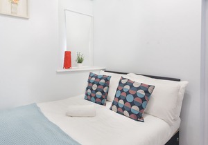 budget entire flat - eurostar - kings cross 1
