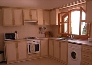 Bungalow With Pool, Mountain And Sea Views, AC, secure WIFI. 10 meter pool.