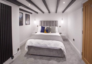 Burns Yard Apartment