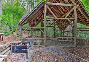 Burnsville Condo w/Balcony + Smoky Mtn. Views