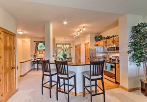 Burnsville Condo w/Balcony + Smoky Mtn. Views