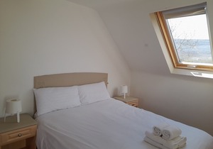 Burren Way Cottage 02 - sleeps 6 guests in 3 bedrooms