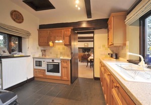 BUTT HILL COTTAGE, pet friendly, with open fire in Troutbeck