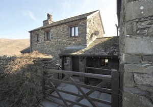 BUTT HILL COTTAGE, pet friendly, with open fire in Troutbeck