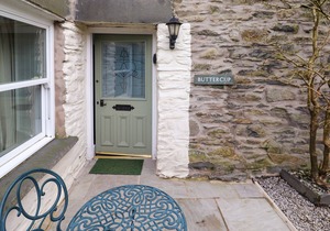 BUTTERCUP COTTAGE, pet friendly, with open fire in Troutbeck