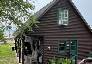 Cabin 2 Waterfront - Three Pines Lodging & Marina