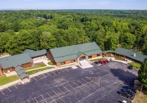 Cabin 2364 - Sizable Log Cabin within Private Resort