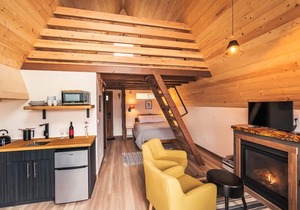 CABIN 3 WITH SOAKING TUB