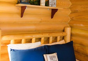 Cabin Creek Inn - Standard Double Queen Cabin