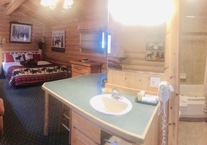Cabin Creek Inn - Standard King Cabin