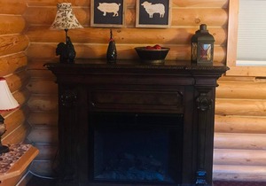 Cabin Creek Inn - Standard King by Highway