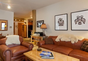 Cabin-Style Home with Shared Hot Tub & Pool