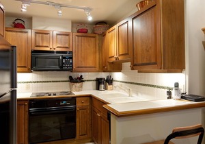 Cabin-Style Home with Shared Hot Tub & Pool