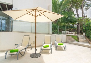 Cala Llonga - Three Bedroom Villa, Sleeps 6