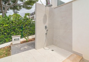 Cala Llonga - Three Bedroom Villa, Sleeps 6