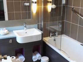 Caledonian Hotel