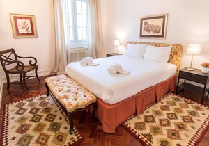 Campo Pequeno Charming Apartment by LovelyStay