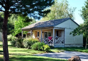 Campsite maeva Respire Domaine de Kervallon * - Chalet Comfort Premium 3 Rooms 5 People + TV