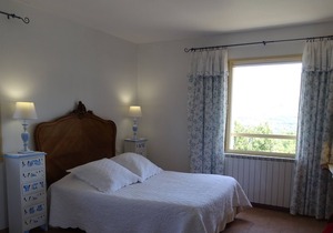 Cante Grillet / Lacoste (84) In PROVENCE at the foot of LUBERON - quiet location near