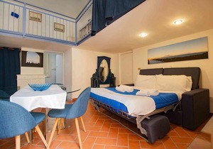 Carafa's Central Apartment by HHN